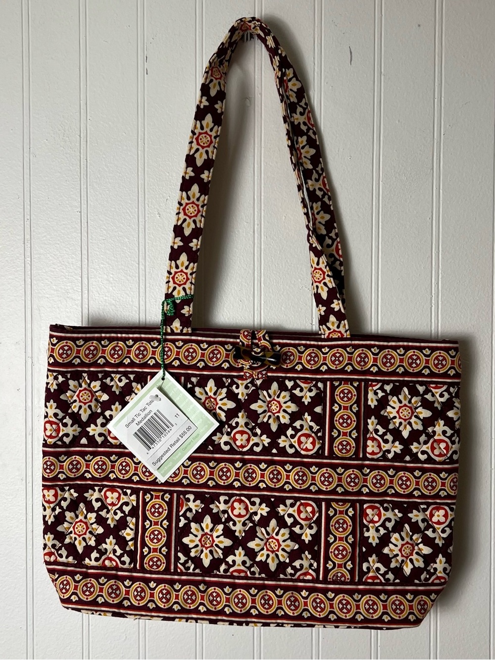 NWT Vera Bradley Small Tic Tac Tote Retired Medallion